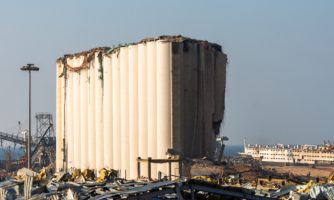 لبنان: تعليق مذكرة التوقيف بحق وزير سابق مهزلة جديدة للعدالة في ملف انفجار مرفأ بيروت