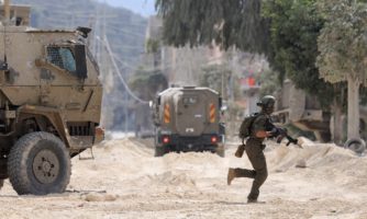 إسرائيل/الأرض الفلسطينية المحتلة: الفلسطينيون يواجهون تصعيدًا حادًا في عمليات القتل غير المشروع والتهجير مع شن إسرائيل عملية عسكرية في الضفة الغربية