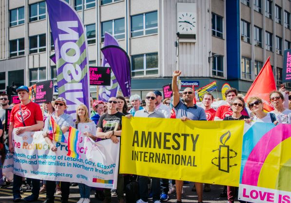 مسيرة مطالبة بالزواج المثلي في إيرلندا الشمالية © Brendan Harkin/Love Equality