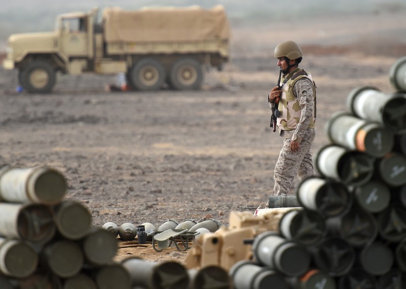 جندي سعودي بالقرب من الحدود السعودية اليمنية، أبريل/نيسان 2015. © FAYEZ NURELDINE/AFP/Getty Images