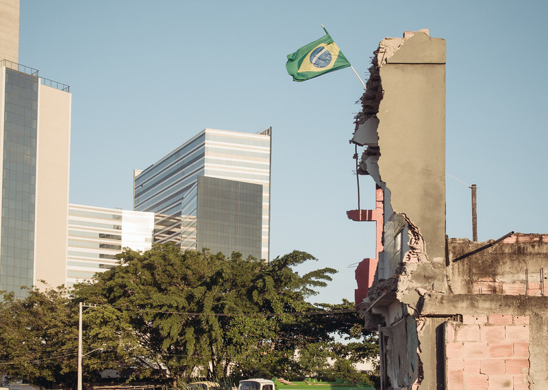 فيلا أوتودرومو وسط الطريق من ناحية الحديقة الأولمبية في ريو دي جانيرو.   ©Amnesty International/Sergio Ortiz Borbolla