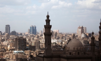 مصر: قانون جديد يهدد بالحد من فرص الحصول على الرعاية الصحية للملايين