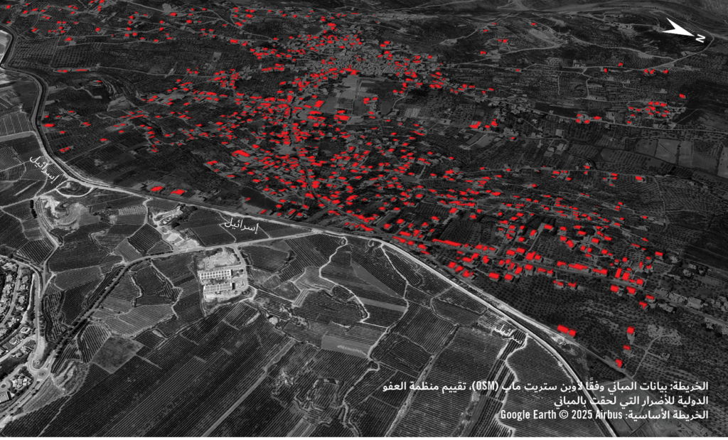 رسم بياني يُظهِر "بنية تحتية إرهابية" مزعومة تقع في كفركلا نشره الجيش الإسرائيلي (في الأعلى) وصورة أقمار صناعية تُظهِر بيانات الأبنية التي تعرضت لضرر هائل أو للتدمير باللون الأحمر (في الأسفل).