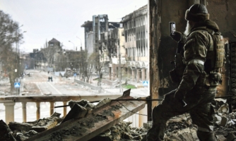 Смяротны ўдар па тэатры ва ўкраінскім Марыупалі – відавочнае ваеннае злачынства расійскіх войскаў. Новае расследаванне Amnesty International