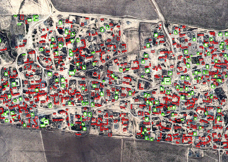 In Sibaya, 700 structures were damaged or destroyed (red), structures intact (green) out of an estimated total of 897 structures © CNES 2015, Distribution AIRBUS DS