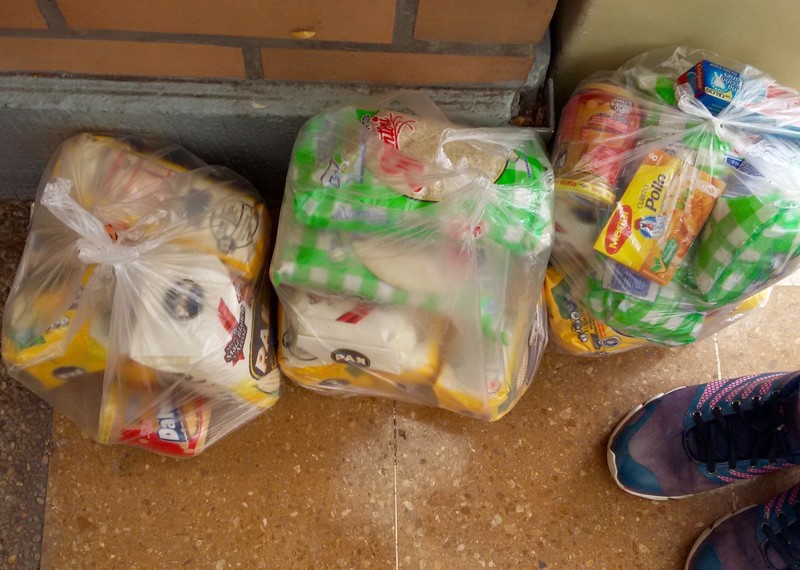 This is what a family of five will have to survive on for a week ©Amnesty International/Josefina Salomon