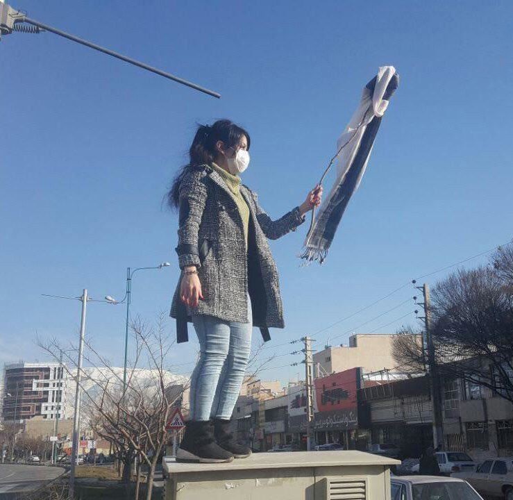 A woman peacefully protesting against forced hijab in the city of Karaj, Alborz Province.
© White Wednesdays Campaign