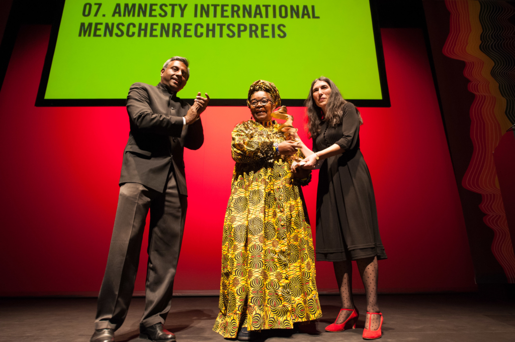 Alice Nkom receiving Amnesty Germany’s 7th human rights award in Berlin in March 2014. 
© Amnesty International