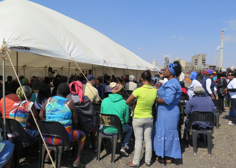 An event organized by women residents of Marikana, South Africa, to mark the 2nd anniversary of the police killings of 34 miners on 16 August 2012. © Amnesty International