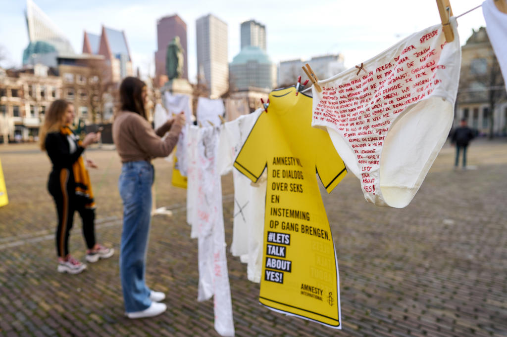 People in The Netherlands participate in Amnesty International's Let's Talk About Yes campaign. Photo: Phil Nijhuis.