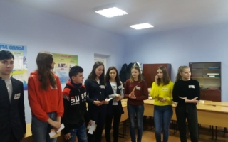 Students attending preparatory workshops prior to COVID-19 quarantine in Moldova