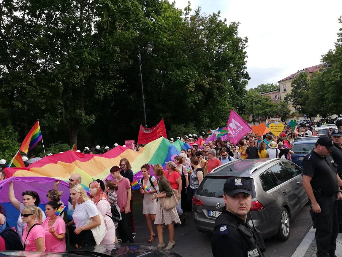 Polska: Władze muszą położyć kres nienawistnej retoryce wobec osób LGBTI i podjąć działania, aby chronić je przed przemocą i dyskryminacją