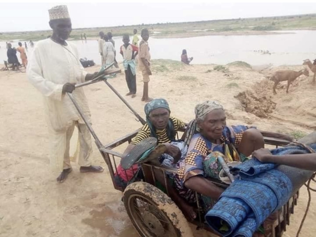 People of Tsalka, Garin fadama and Kamarawa in Isa local government area of Sokoto state and other villages still crossing the river daily into Niger Republic as a result of  incessant attacks by armed bandits. July 14