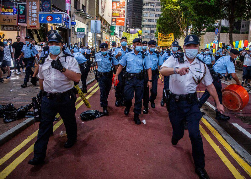 La policía dispersa una protesta en junio de 2021