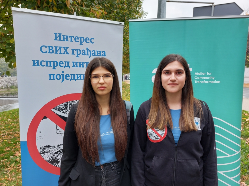 Bosnië en Herzegovina: Jonge milieuactivist wordt geconfronteerd met ongegronde beschuldigingen van smaad door het Belgische waterkrachtbedrijf in Bosnië
