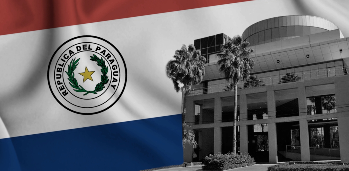 An image of the Paraguayan Senate in front of a Paraguayan flag