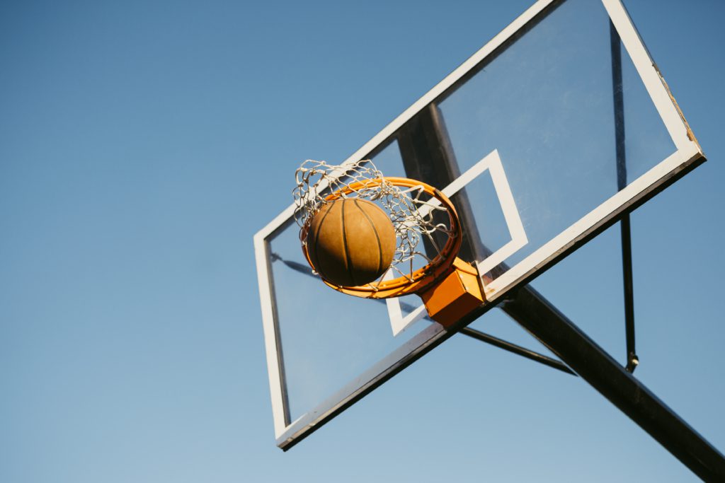 France : les règles du basket-ball qui excluent les joueuses musulmanes de la compétition sont considérées comme discriminatoires France : les règles du basket-ball qui excluent les joueuses musulmanes de la compétition sont considérées comme discriminatoires