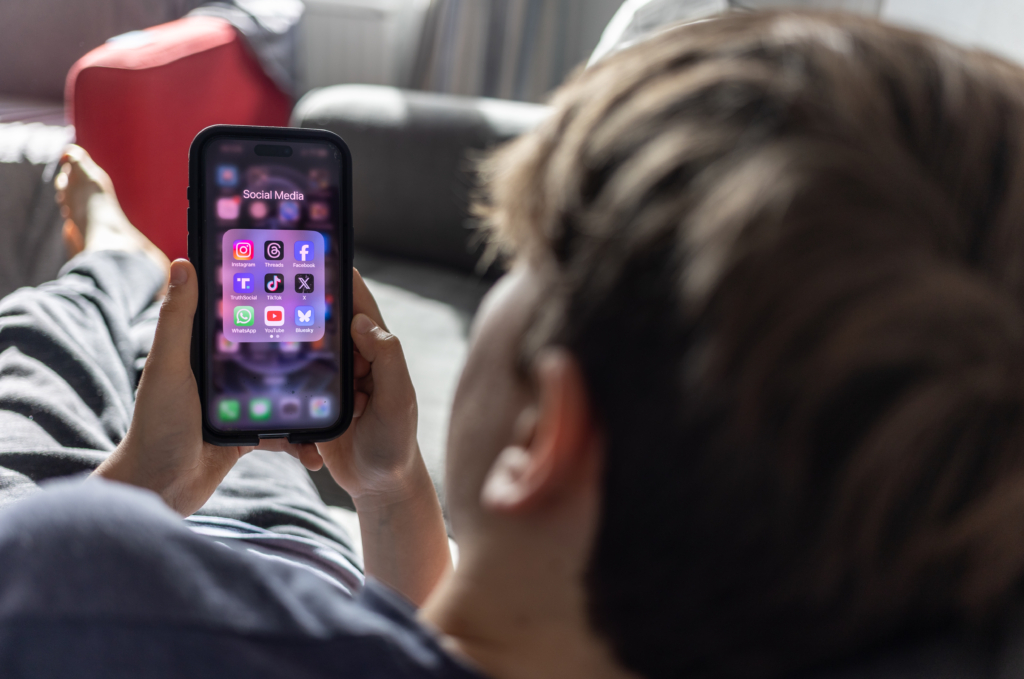 Australia: Social media ban for children and young people an “ineffective quick fix” that will not prevent online harms 