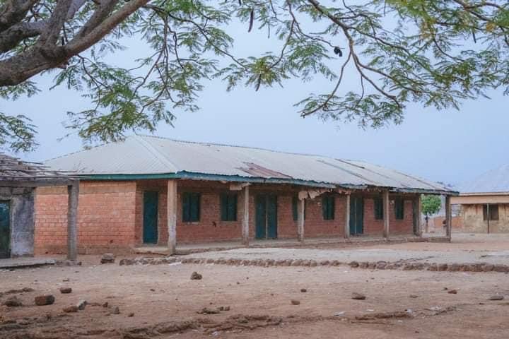 Bloque de aulas de la escuela de Kuriga donde fueron secuestrados 280 niños y niñas.