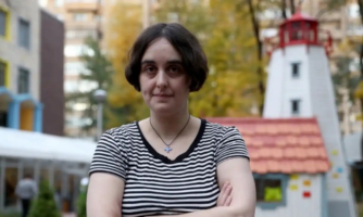 Rusia: La detención de Lida Moniava, dirigente del sector de las entidades benéficas, por sus publicaciones en redes sociales contra la guerra es un flagrante ataque a la libertad de expresión