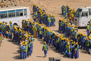 Los trabajadores migrantes soportan terribles condiciones en Qatar. © EPA