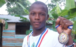República Dominicana: Leyes absurdas destrozan prometedora carrera de estrella del boxeo