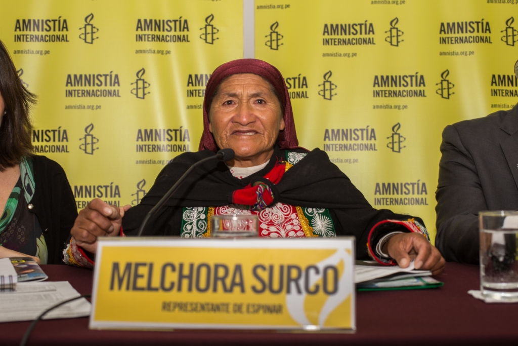 Melchora Surco de Espinar hablando en la conferencia de prensa de lanzamiento del informe y la campaña de Estado Tóxico de Amnistía Internacional. Foto: Amnesty International, 2017