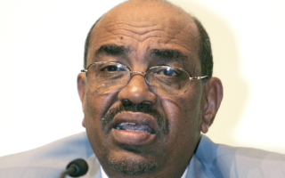 El ex presidente de Sudán Omar al Bashir, derrocado en un golpe militar el 11 de abril de 2019