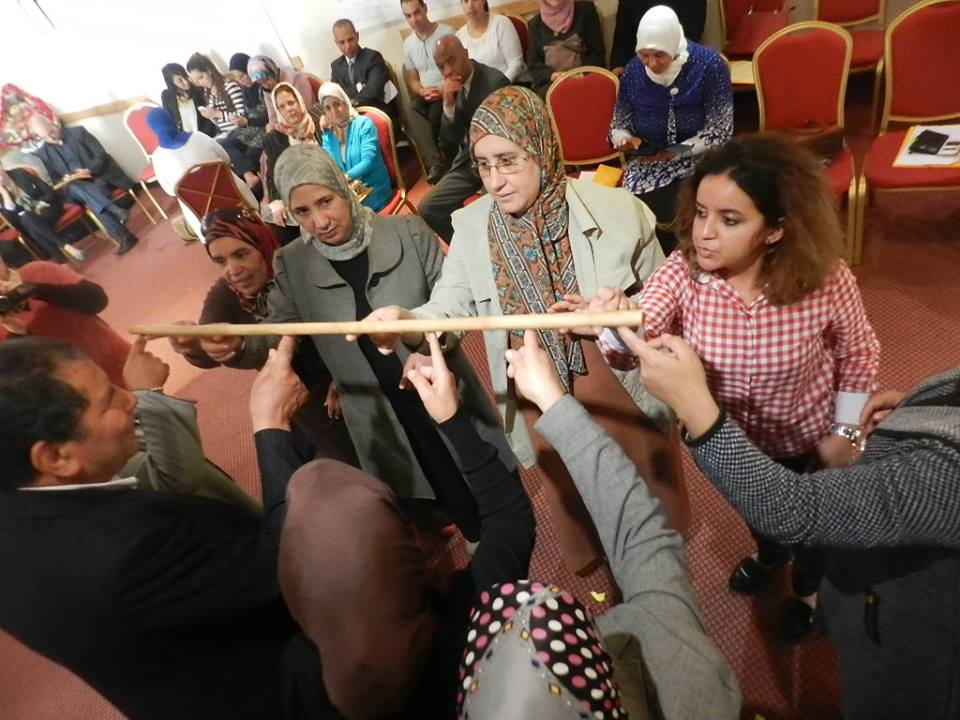 Des hommes et des femmes ont participé à la formation et pris part à des exercices et activités pratiques. Meknès, Maroc, avril 2015 © Amnesty International
