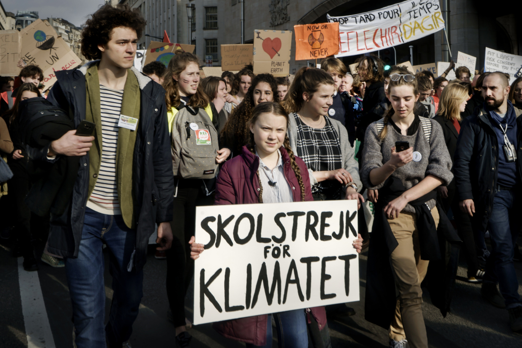 Greta Thunberg mène des étudiants lors de la septième marche pour le climat à Bruxelles © Eric de Mildt
