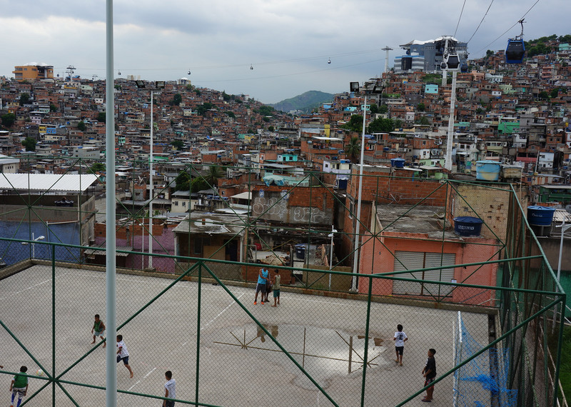 Le Complexo do Alemão, l’une des plus grandes agglomérations de favelas de Rio de Janeiro. © Amnesty International/Josefina Salomón