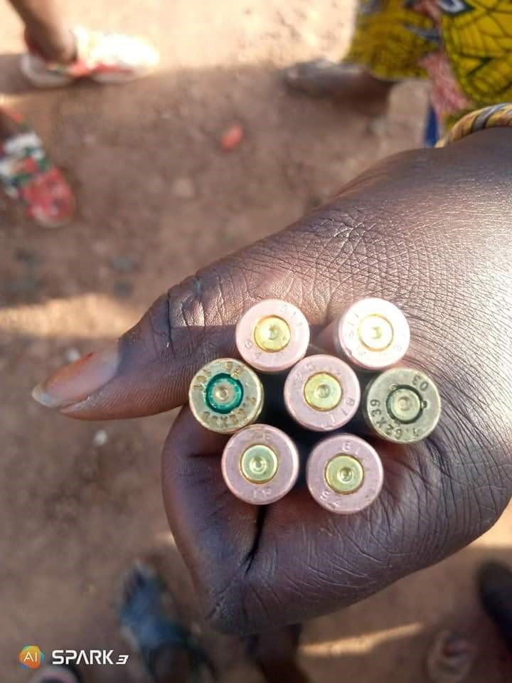 Munitions de calibres 7.62x39mm utilisées pour des armes de type AK/PMAK ramassées à Labé, où l’armée a été déployée et utilise ce type d’armes.