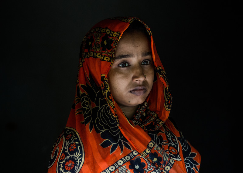 Bina Bala, une femme de 22 ans qui a survécu au massacre de villageois hindous par le groupe armé Arakan Rohingya Salvation Army (ARSA) le 25 août 2017. © Andrew Stanbridge/Amnesty International