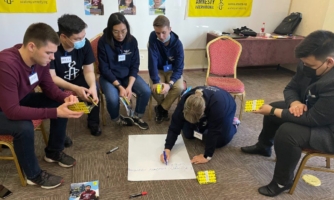 Третий год подряд «Марафон писем» в Казахстане и Кыргызстане будут проводить школьные учителя и общественники. Как это будет происходить, рассказывает Amnesty International